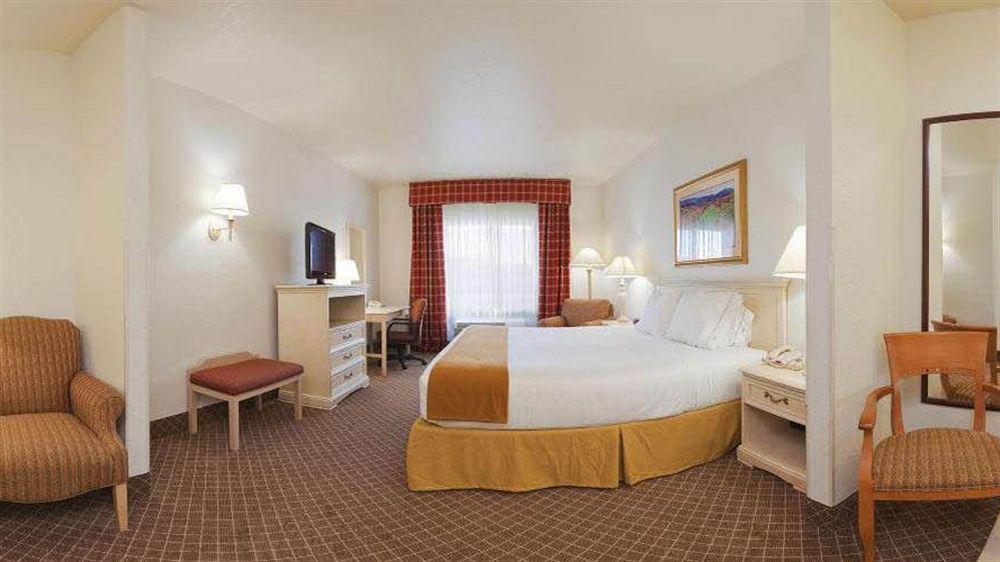 Holiday Inn Express Hotel & Suites Ames By Ihg Ngoại thất bức ảnh