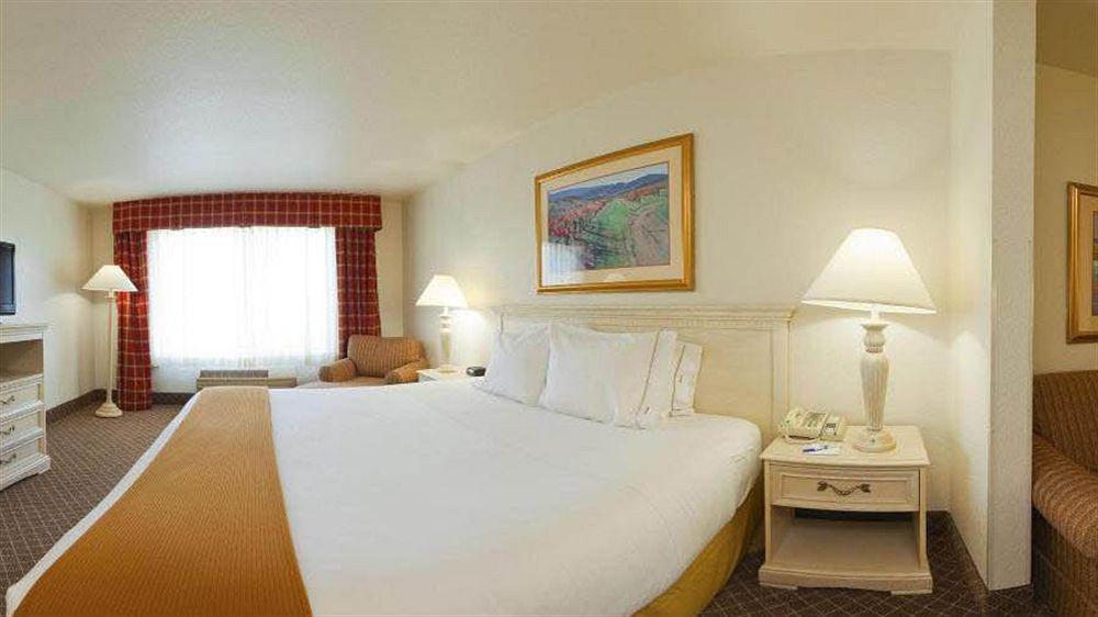 Holiday Inn Express Hotel & Suites Ames By Ihg Ngoại thất bức ảnh