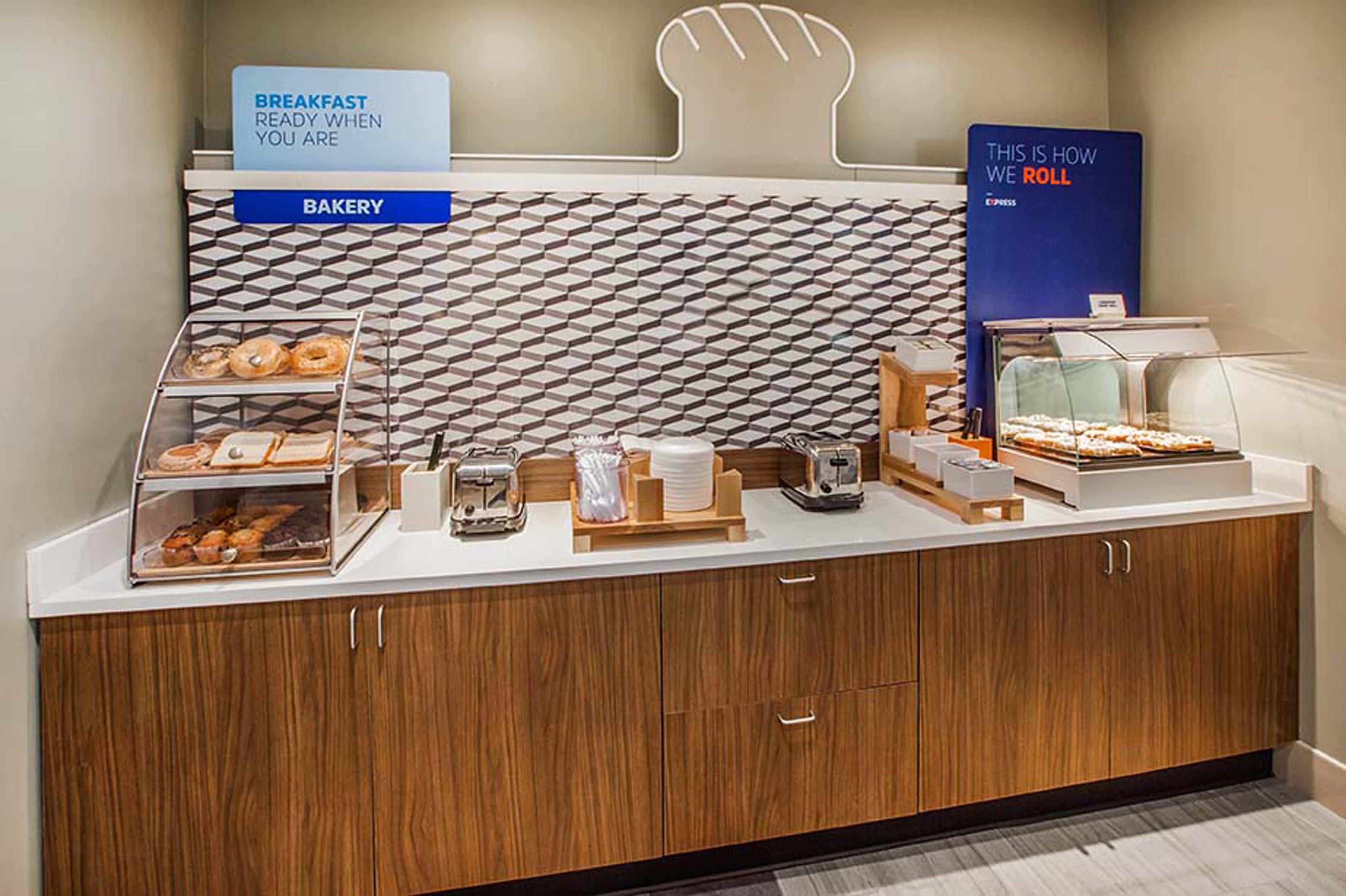 Holiday Inn Express Hotel & Suites Ames By Ihg Ngoại thất bức ảnh