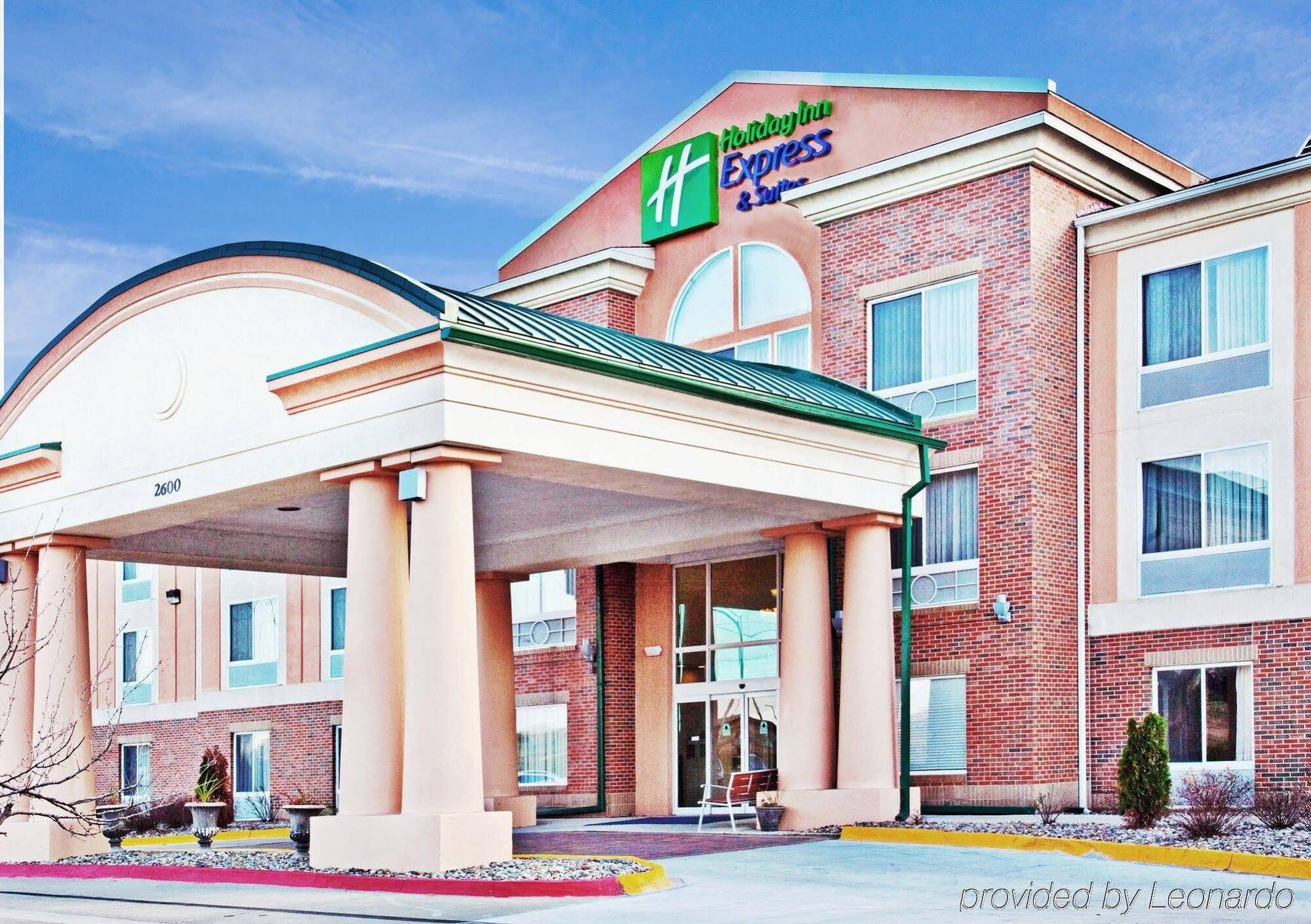 Holiday Inn Express Hotel & Suites Ames By Ihg Ngoại thất bức ảnh