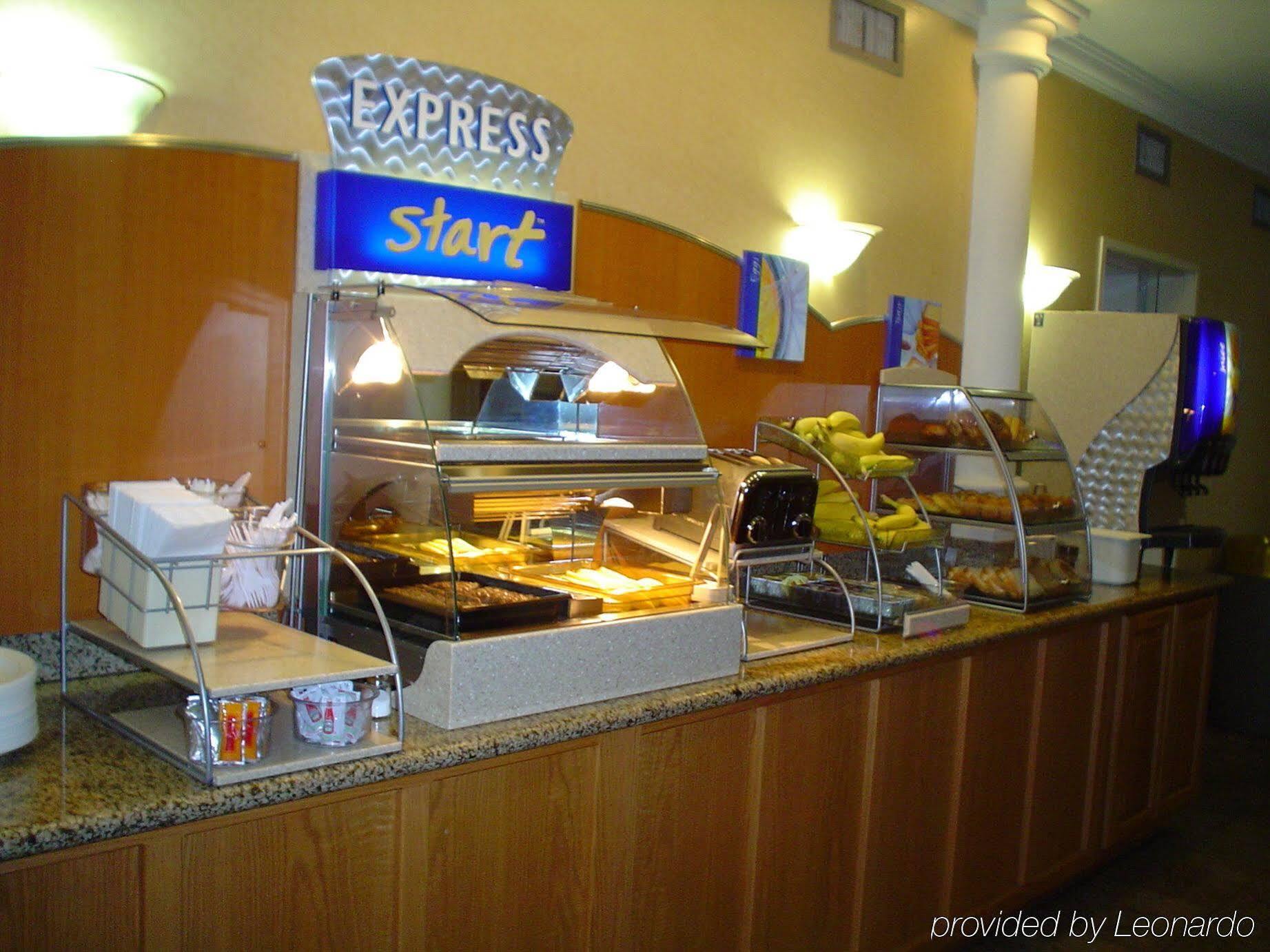 Holiday Inn Express Hotel & Suites Ames By Ihg Ngoại thất bức ảnh