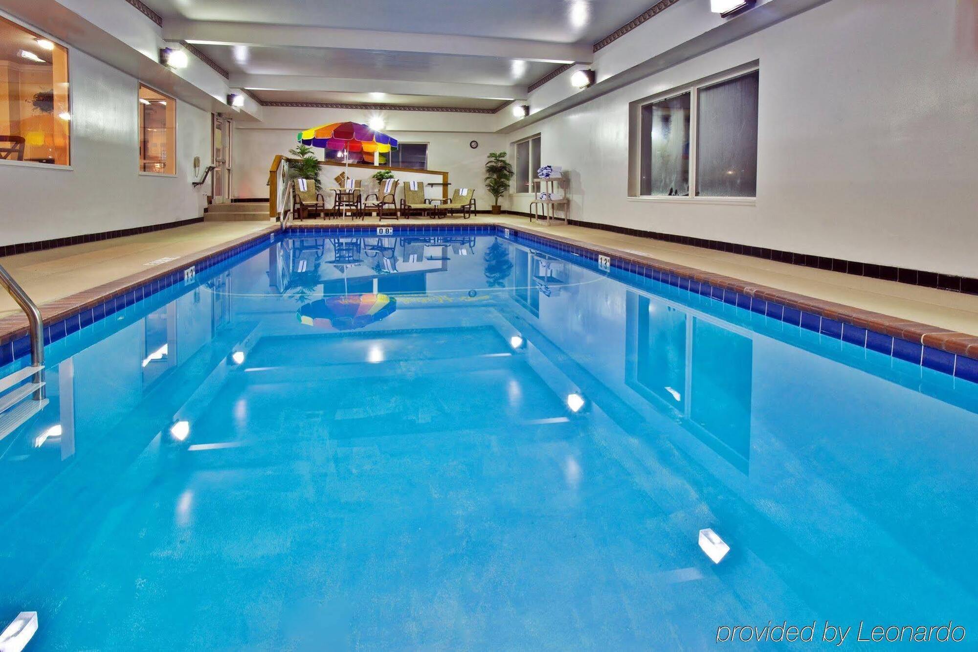 Holiday Inn Express Hotel & Suites Ames By Ihg Ngoại thất bức ảnh
