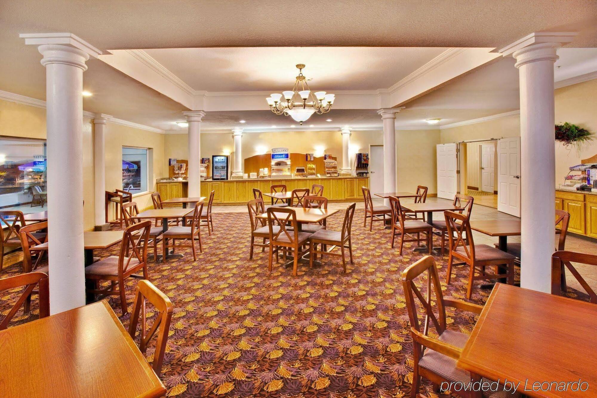 Holiday Inn Express Hotel & Suites Ames By Ihg Ngoại thất bức ảnh
