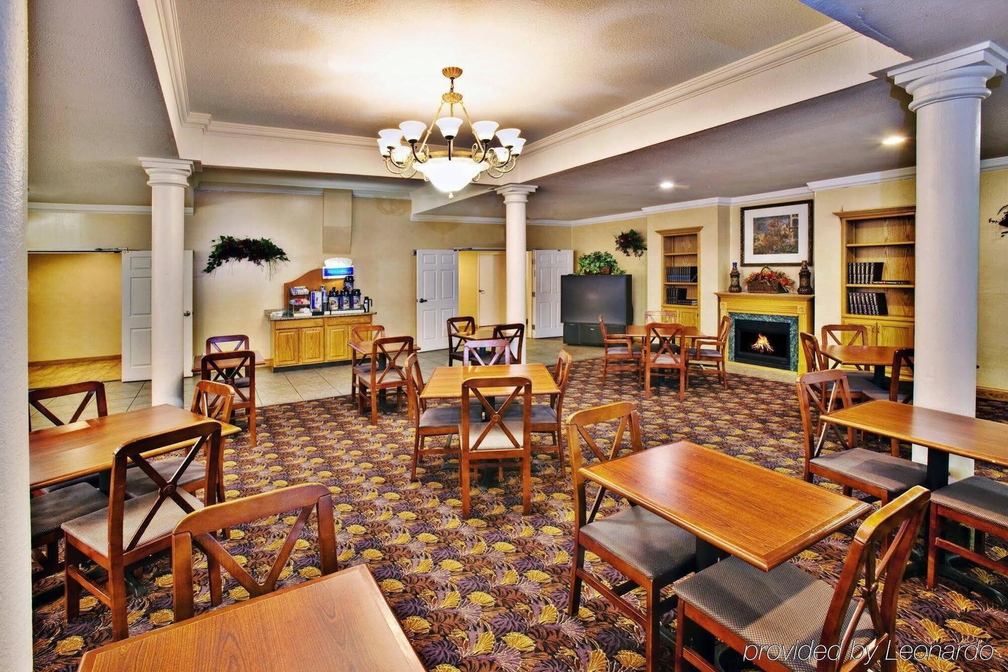 Holiday Inn Express Hotel & Suites Ames By Ihg Ngoại thất bức ảnh